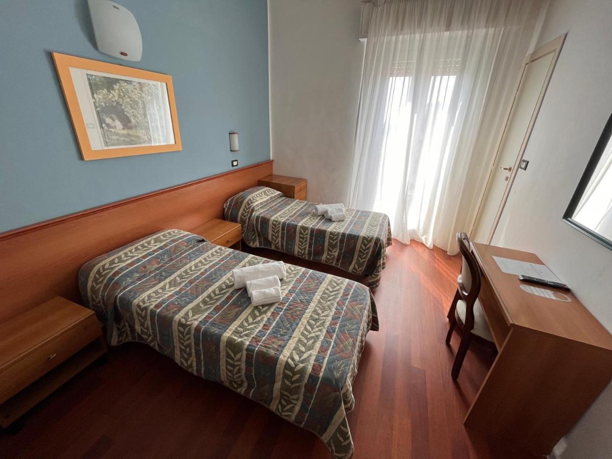 Hotel Stella D'Italia - Nuova Gestione Rimini Eksteriør billede